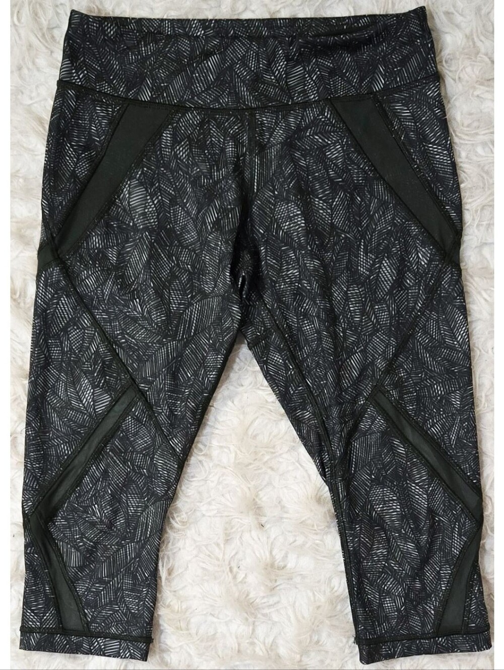 Lululemon Cool To Street Crop Leggings Capri Athleisure Yoga Workout Green Mesh